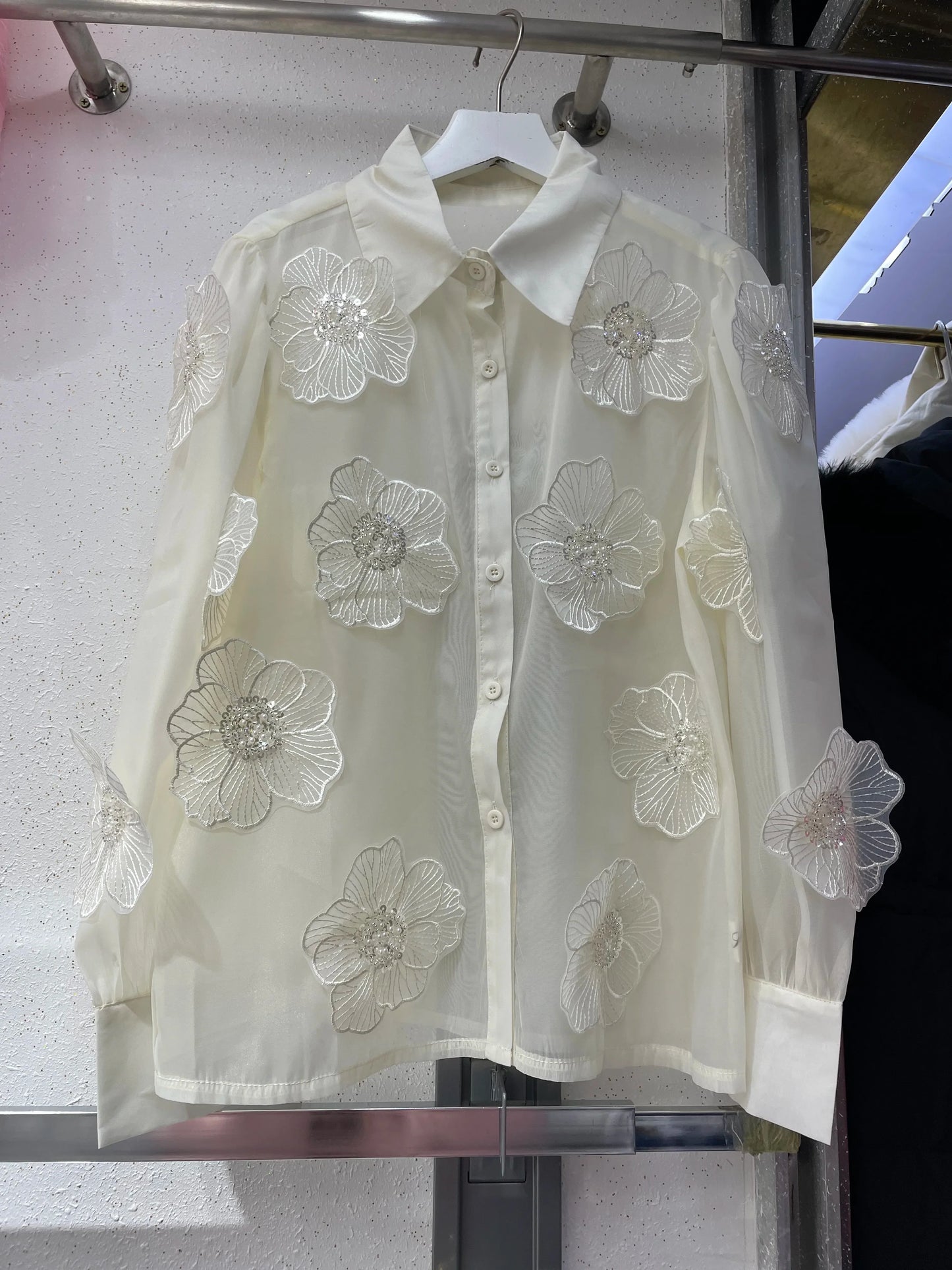 Verleidelijke Mesh Blouse met Pailletten en Bloemen