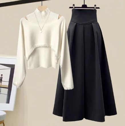 Vrouwelijke Gebreide Set met Rok en Top