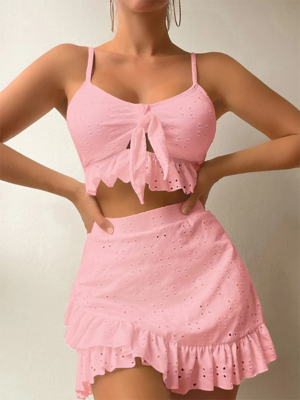 Vrouwelijke Ruffle Set van Eyelet Kant 2-Delig
