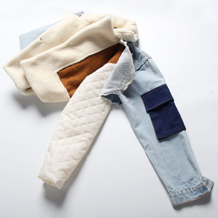 Korte Denim Sherpa Jas met Unieke Stofcombinatie
