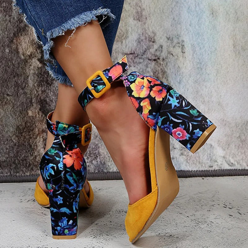 Hoge Hakken met Bloemenprint en Enkelsluiting