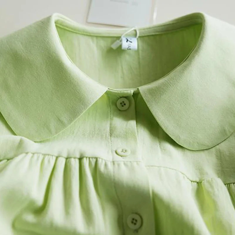 Zachte Blauwe Voorjaarsblouse met Peter Pan Kraag