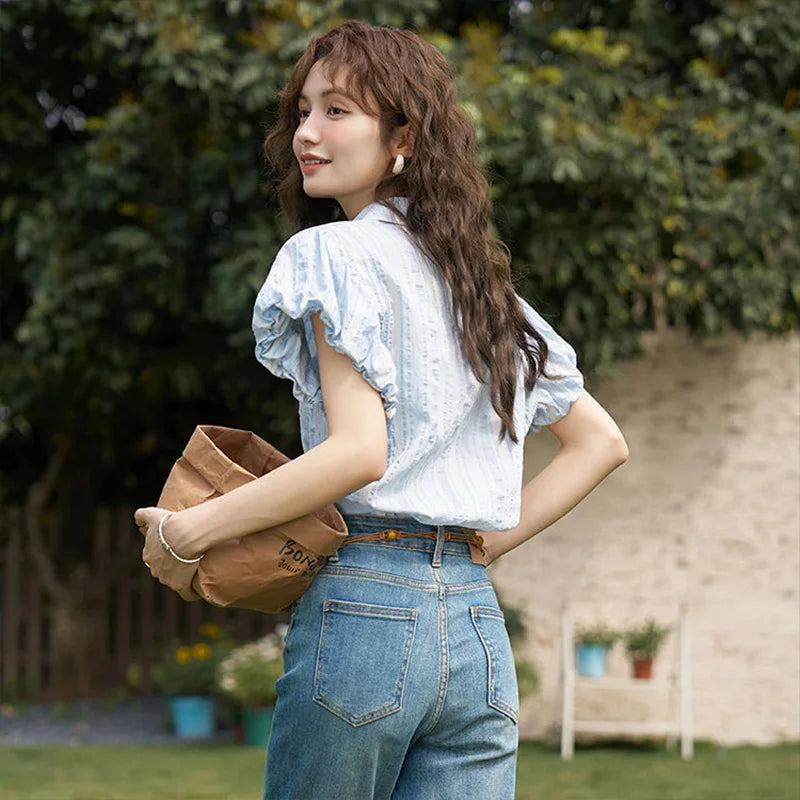 Schitter in Stijl met de Nieuwe Zomerse Elegantie van "Blauwe Streepjes"