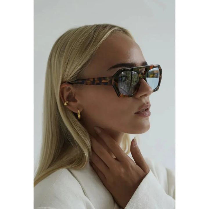 Stylish Zonnebril met Glamour Details Nova