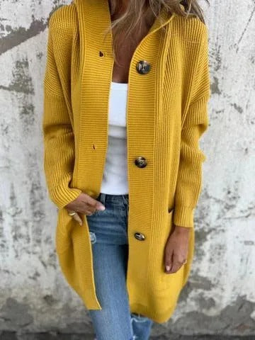 Het LunaStyle vest in een frisse gele kleur biedt een moderne, tijdloze stijl. Met knopen aan de voorkant en een comfortabele, geribbelde structuur, is dit veelzijdige vest perfect voor casual outfits. Het heeft een opstaande kraag, twee zakken en een ruime pasvorm, ideaal voor een informele, modieuze look.