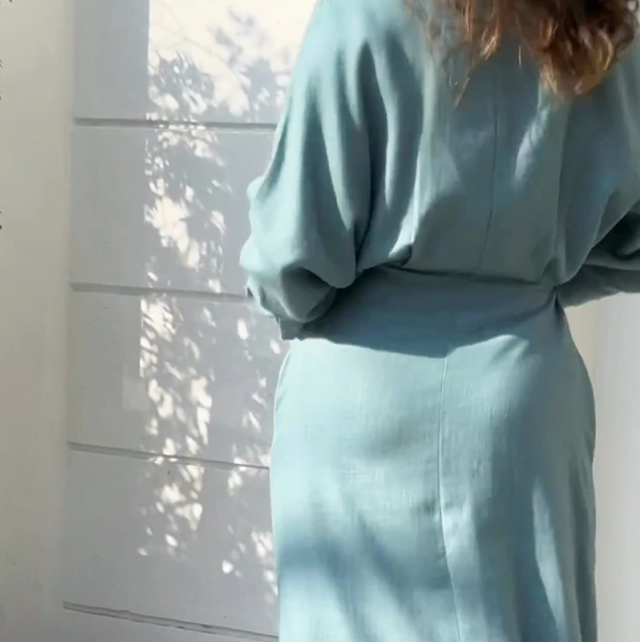 Zomerjurk Lichtblauw met Taille en Lange Mouwen
