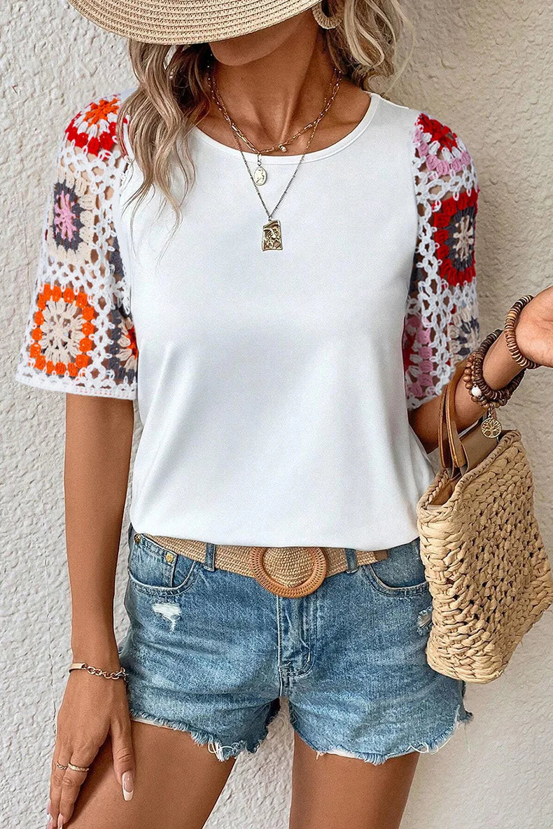 Vrouwelijke Blouse met Gehaakte Kanten Mouwen
