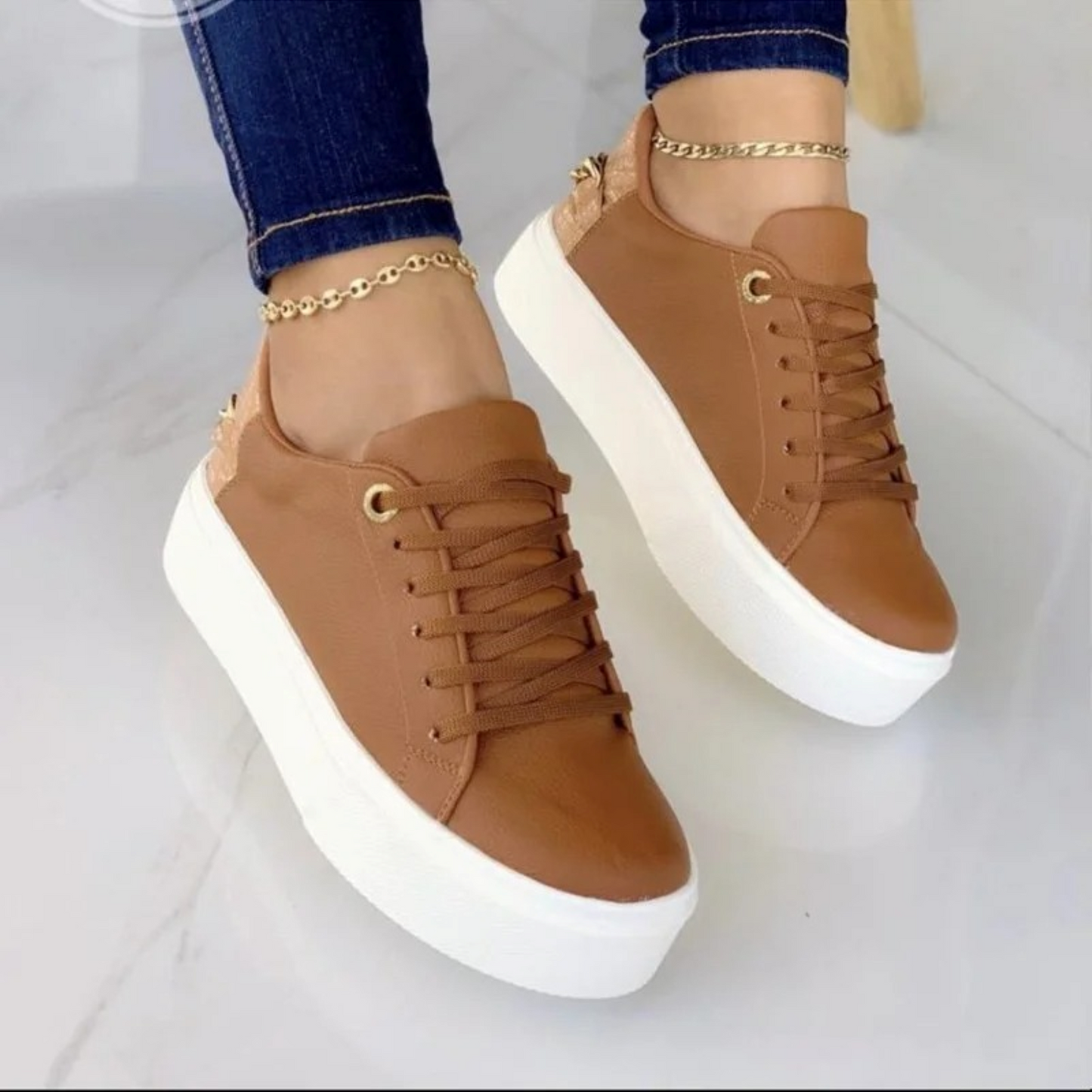 Witte Leren Sneakers met Ketting Comfortabele Loopschoenen