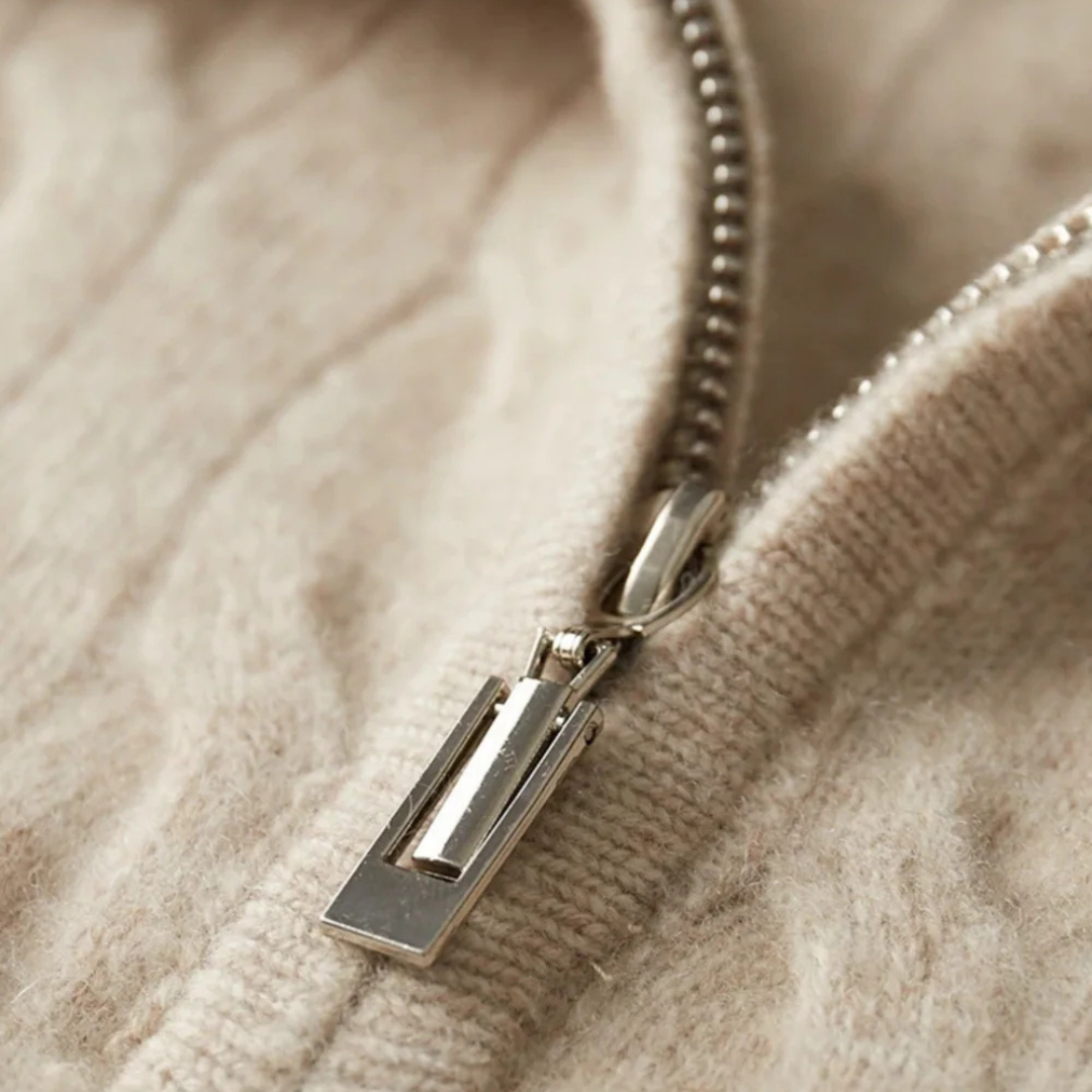 VogeLuxe | Kabelgebreide trui met kwartrits voor heren 8