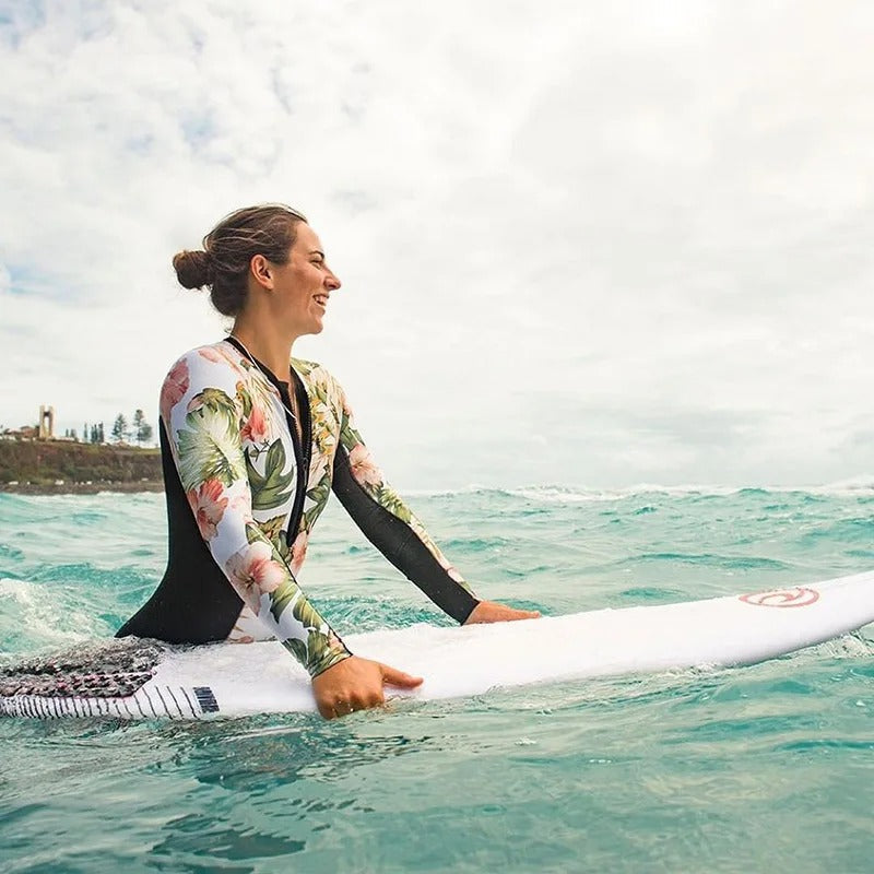 Surfbodysuit met Felgekleurde Print en UV-Bescherming