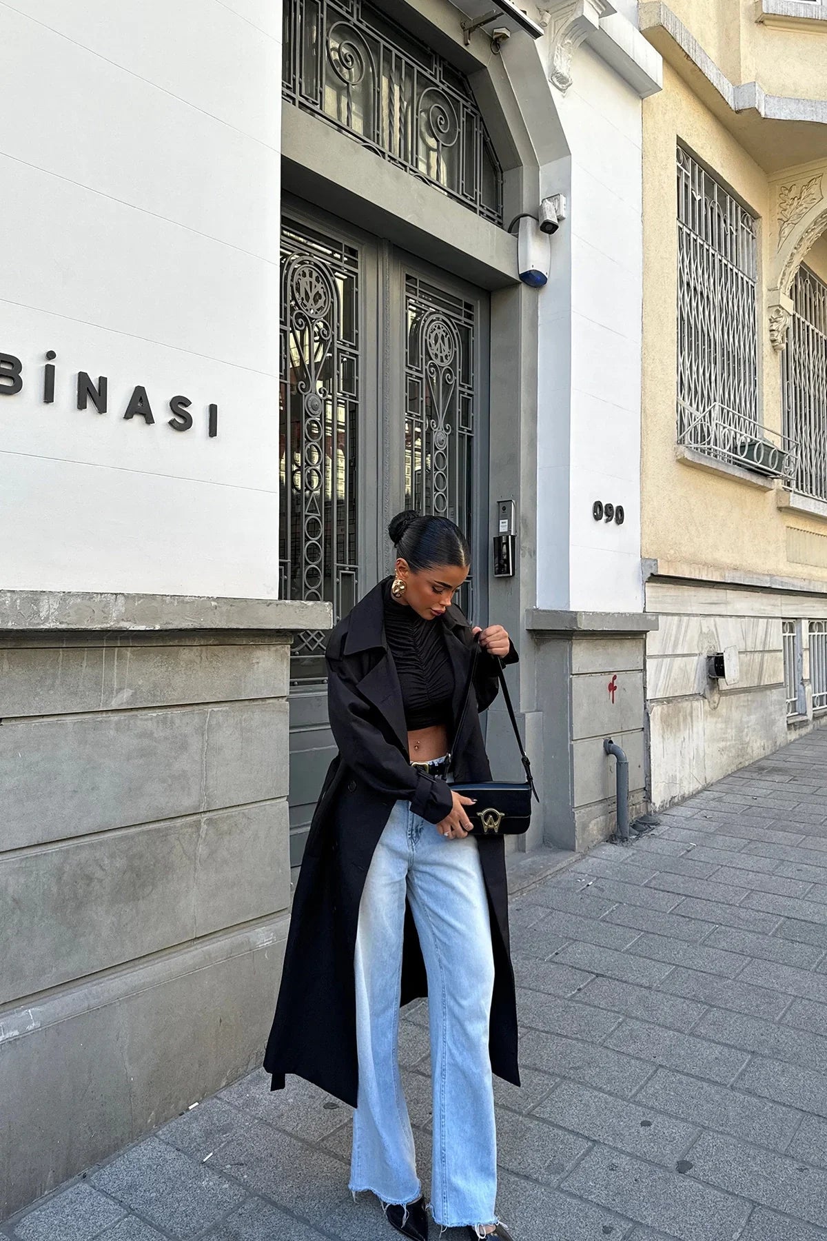 Zwarte Trenchcoat Klassiek Design Lange Jas voor Dames