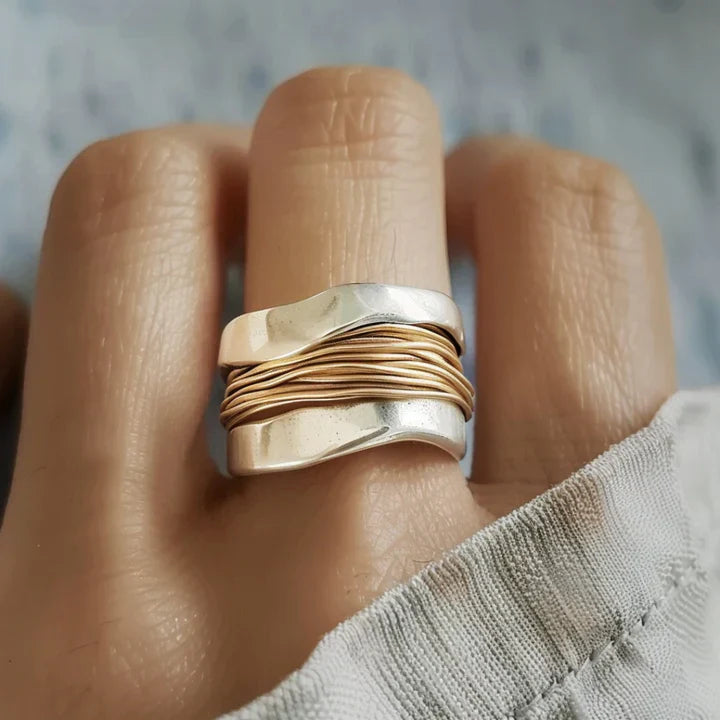 Gouden Zilveren Ring met Accenten voor Vrouw - Mode Vibes