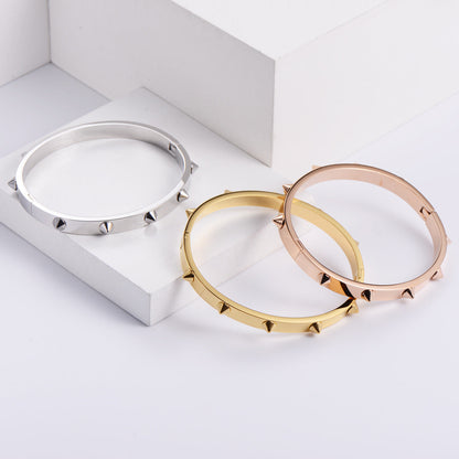 Dames RVS Armband met Studs Elegant Zilverkleurig - Mode Vibes
