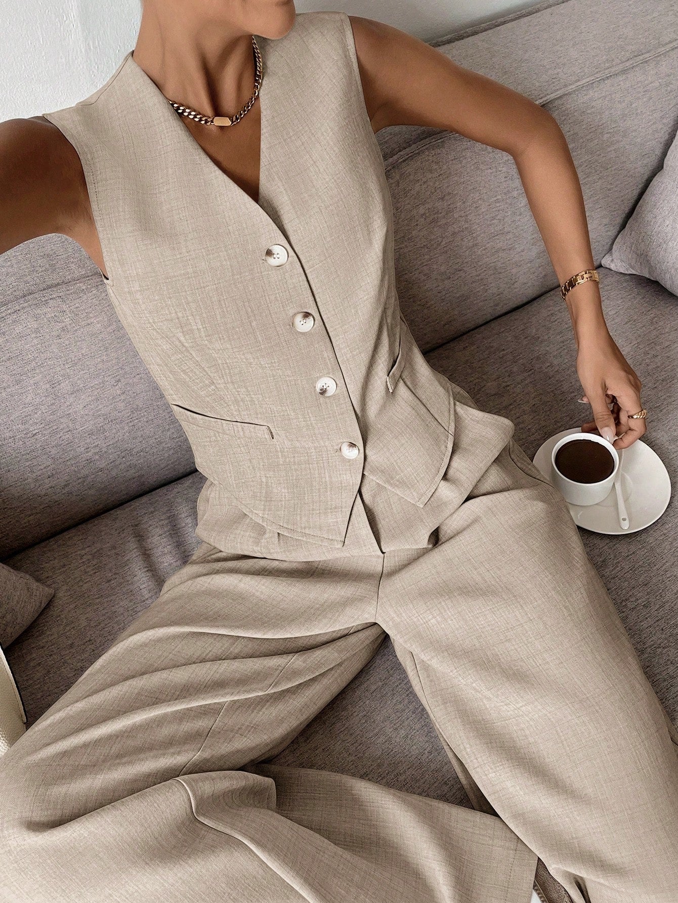 Vest en Wijde Broek Set voor Vrouw Modern en Comfortabel