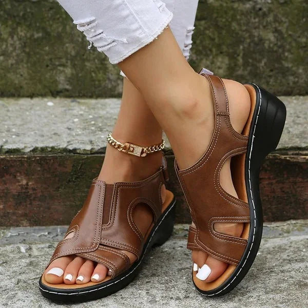 Velanora - Zwarte orthopedische veersandalen