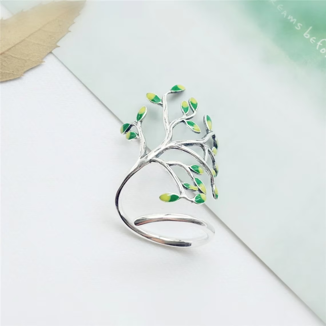 Zilveren Ring met Groene Bladeren Elegant Design - Mode Vibes