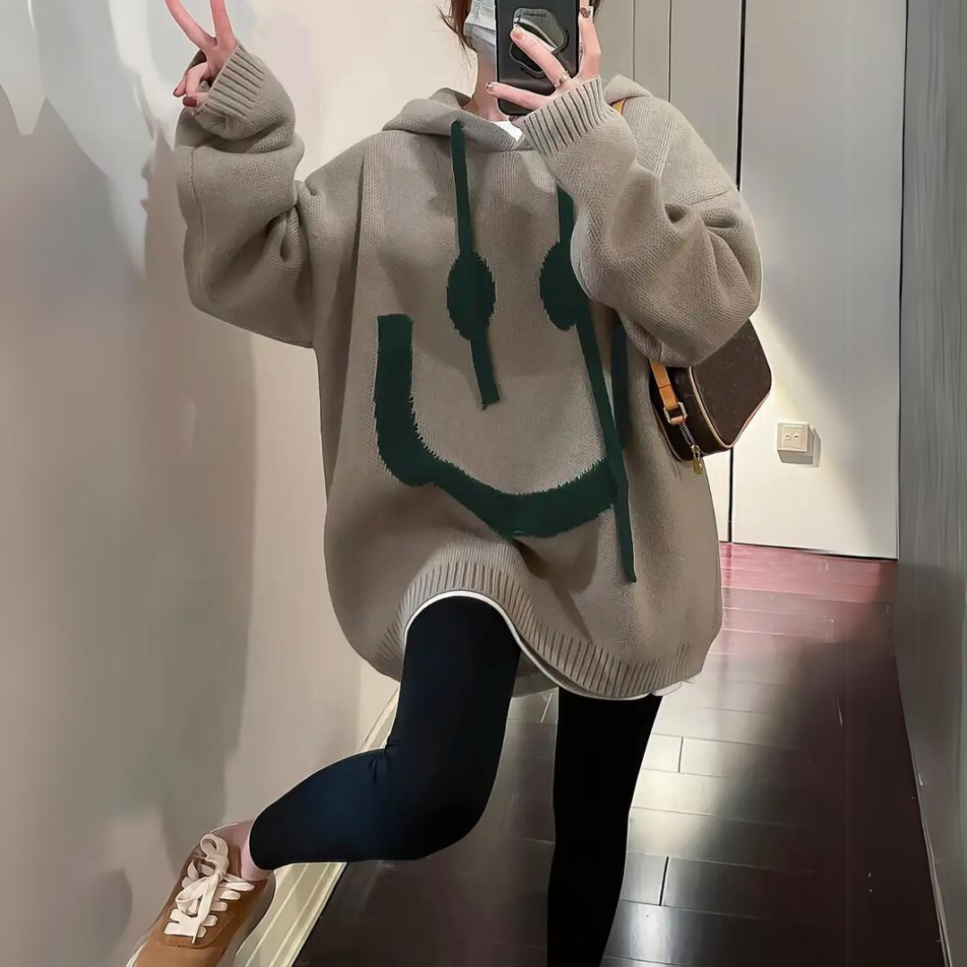Oversized dames hoodie met smileyprint – Comfort & Positiviteit