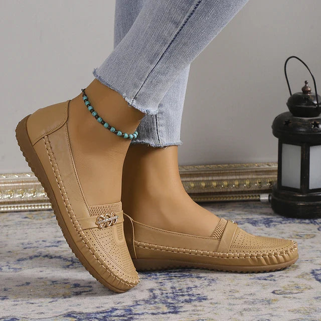 Stap Stijlvol en Comfortabel de Zomer in met Onze Nieuwe Loafers!