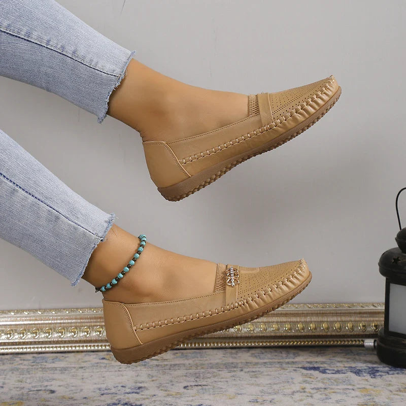 Stap Stijlvol en Comfortabel de Zomer in met Onze Nieuwe Loafers!