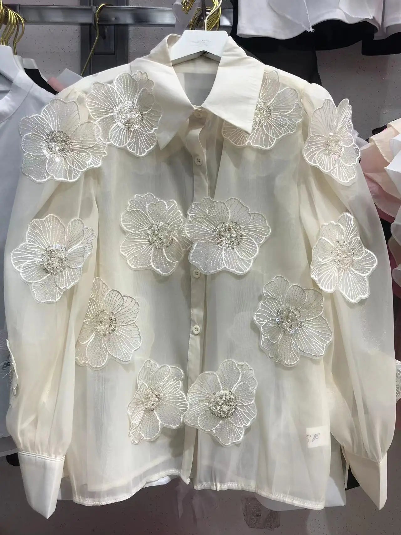 Verleidelijke Mesh Blouse met Pailletten en Bloemen