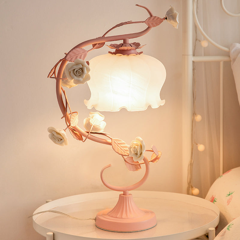 Rozenlamp Rosa Met Warme Verlichting - Mode Vibes