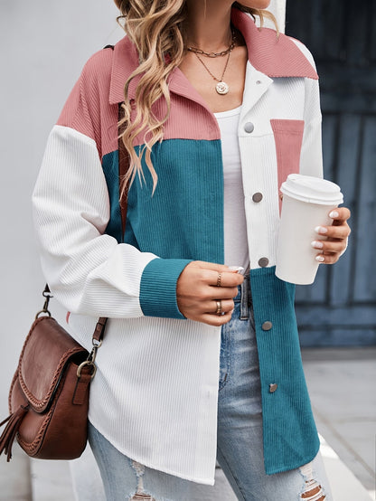 Vrouwelijke Blouse met Knoopsluiting en Mooi Patroon