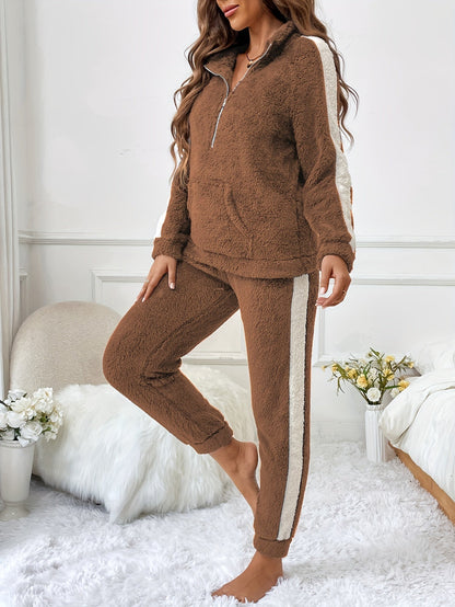 Zachte Pluche Pyjama Set met Kleuraccenten voor Dames