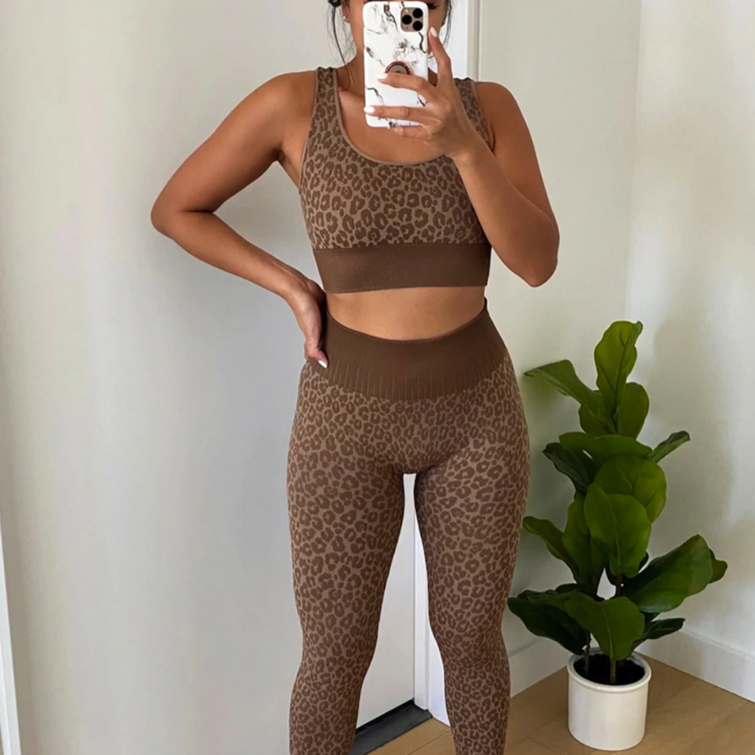 Vrouwelijke Fitness Outfit Sportset Stoer en Sexy