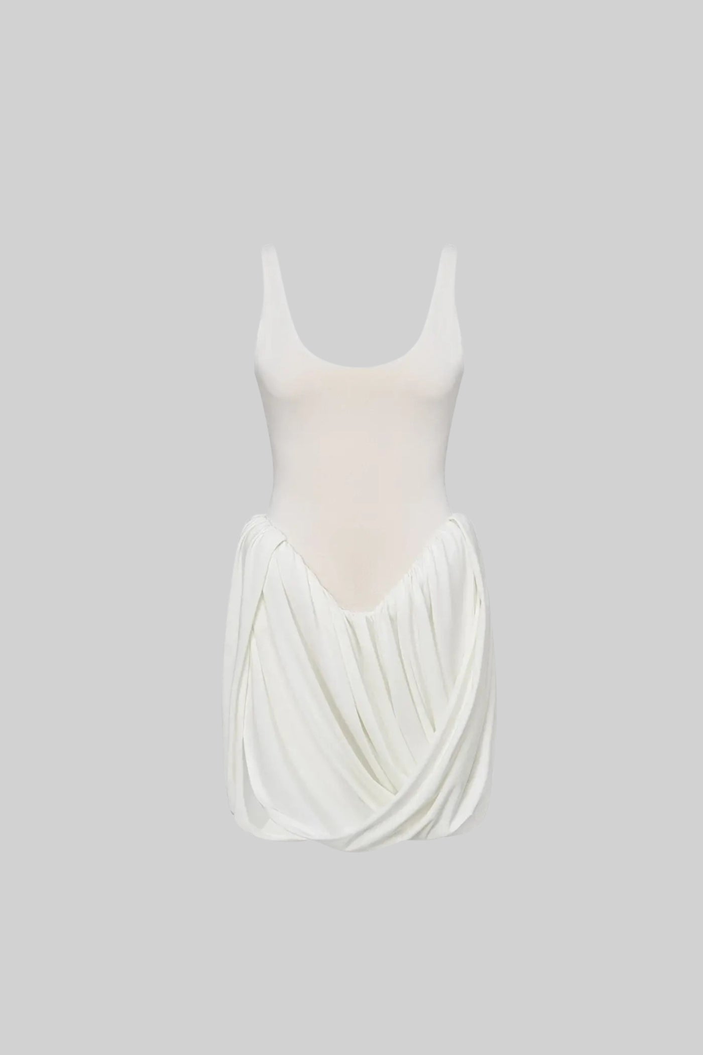 Drapé Mini Jurk met Sculpturale Rok en Zijsplit – Wit