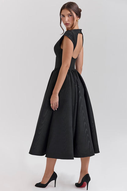 Elegante Jurk met Tijdloos Design voor een Flatterende Pasvorm