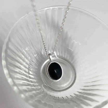 Zwarte Opalen Ketting Stijlvol en Elegант