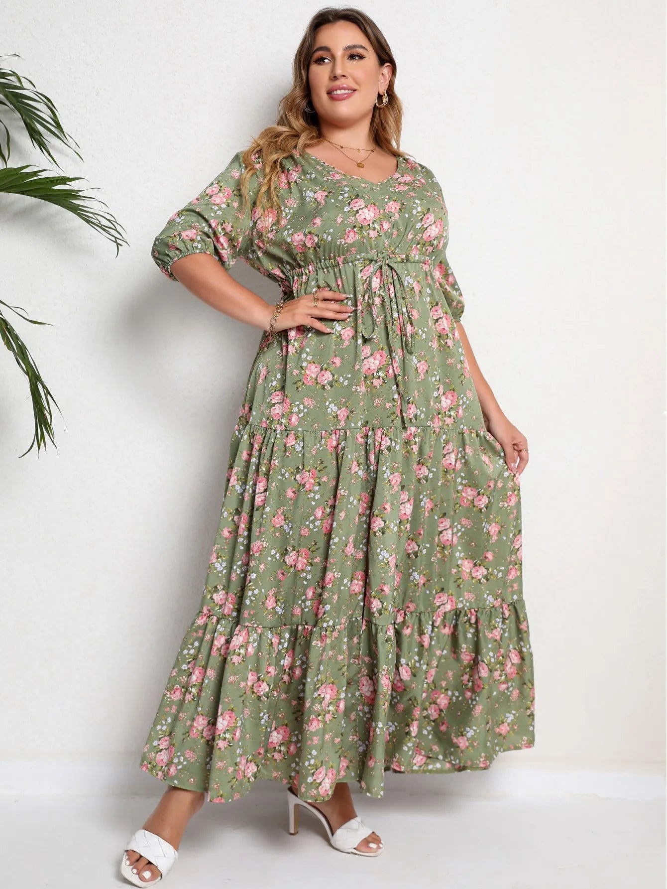Plus-Size Zomerjurk Fleurig en Stijlvol voor Vrouw - Mode Vibes