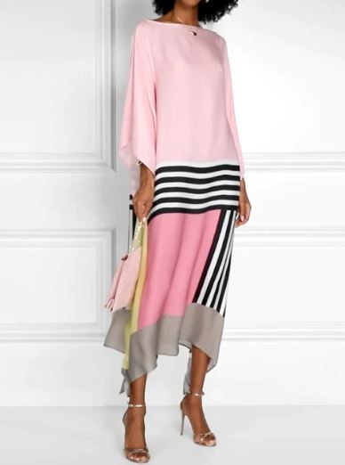 Roze Jurk met Witte Strepen Vrouwelijk Model - Mode Vibes