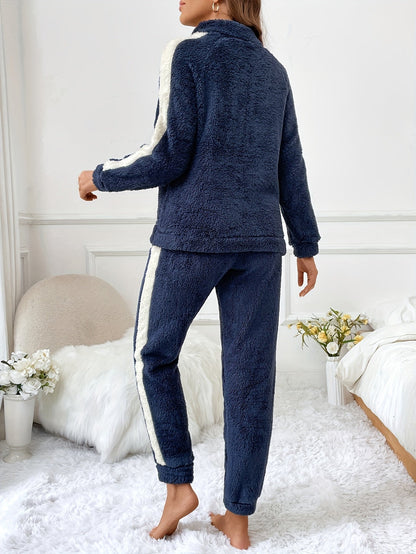 Zachte Pluche Pyjama Set met Kleuraccenten voor Dames