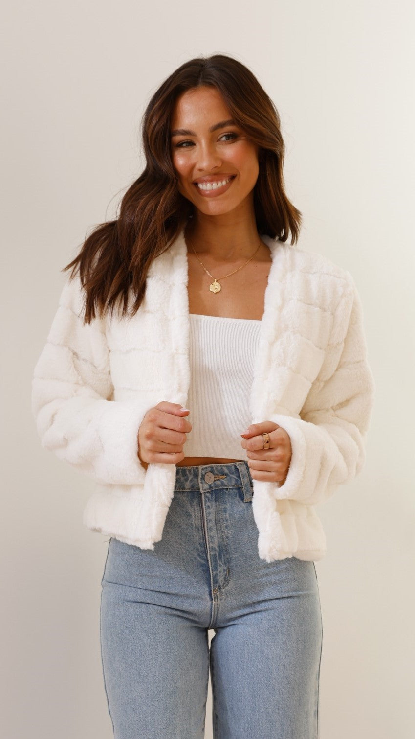Dames Velour Jasje Crop Model Luxe Stof - Mode Vibes