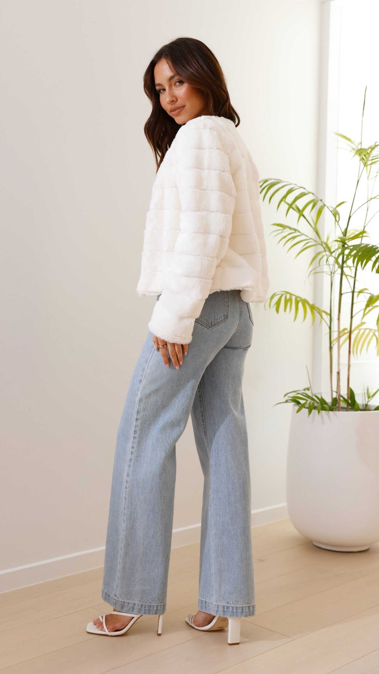 Dames Velour Jasje Crop Model Luxe Stof