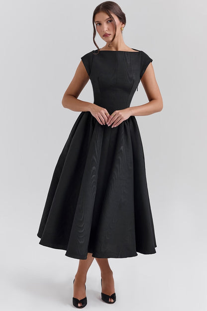 Elegante Jurk met Tijdloos Design voor een Flatterende Pasvorm