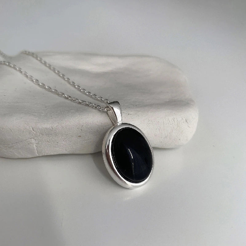 Zwarte Opalen Ketting Stijlvol en Elegант