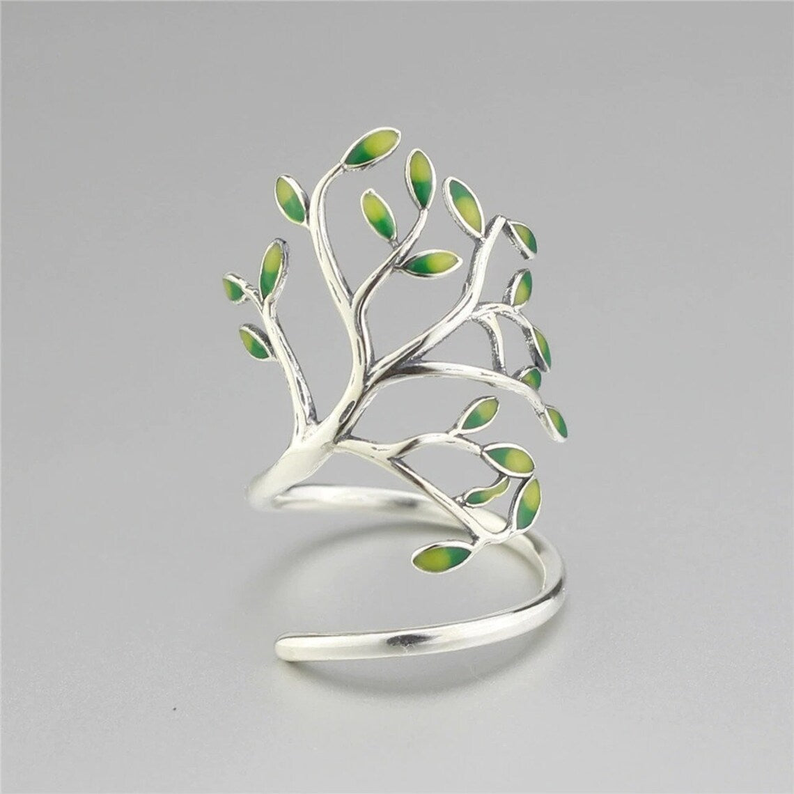 Zilveren Ring met Groene Bladeren Elegant Design