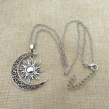Zonne- en Maanketting Gouden Halsketting met Symboliek