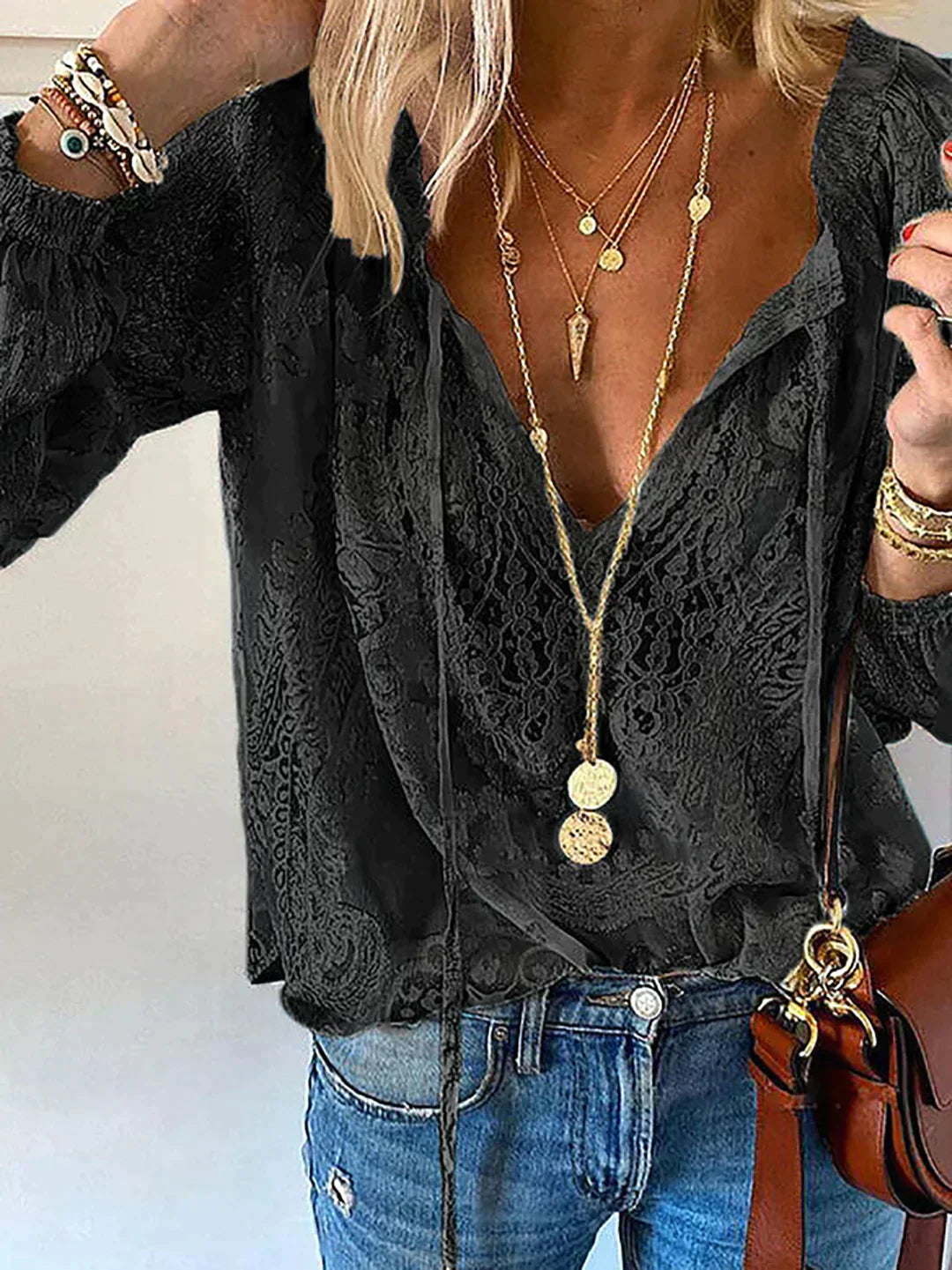 Vrouwelijke Blouse met Kanten Details en Vrouwelijke Mouwen