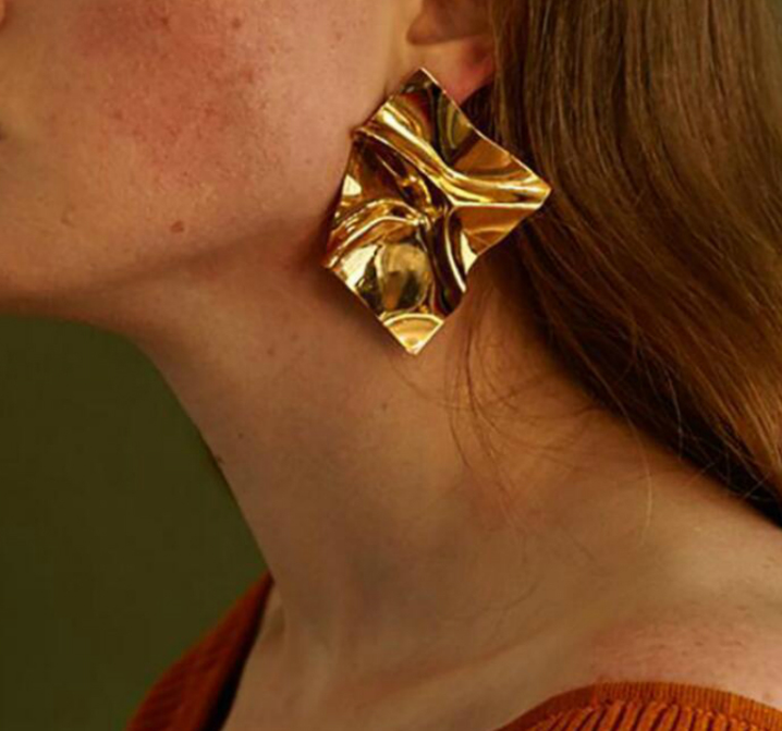Dames Gouden Oorbellen met Sculpturale Vorm Lecha