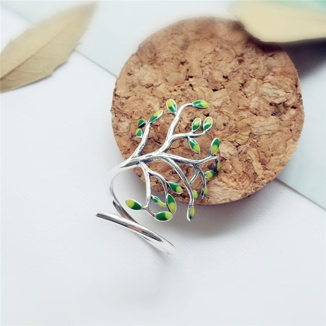 Zilveren Ring met Groene Bladeren Elegant Design