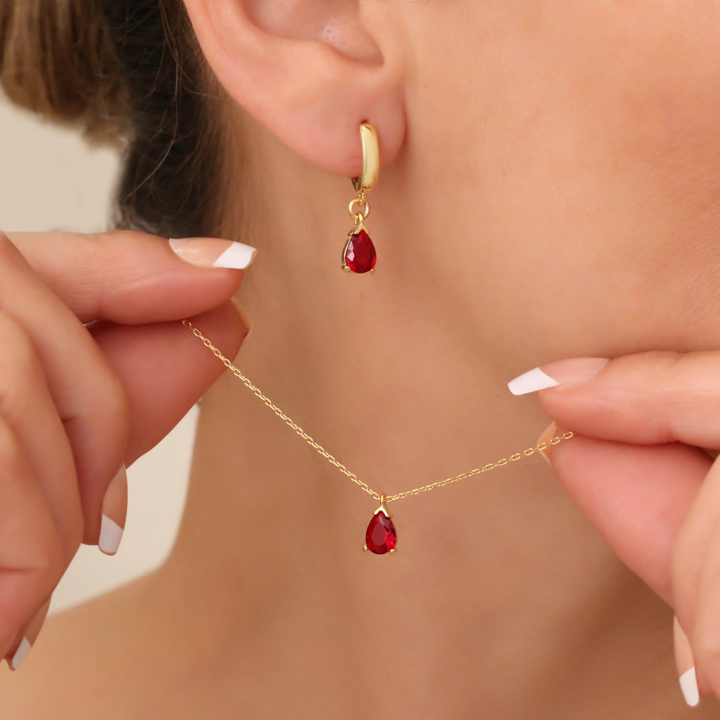 Geboortesteen Sieradenset Granaat met Ketting en Oorbellen - Mode Vibes