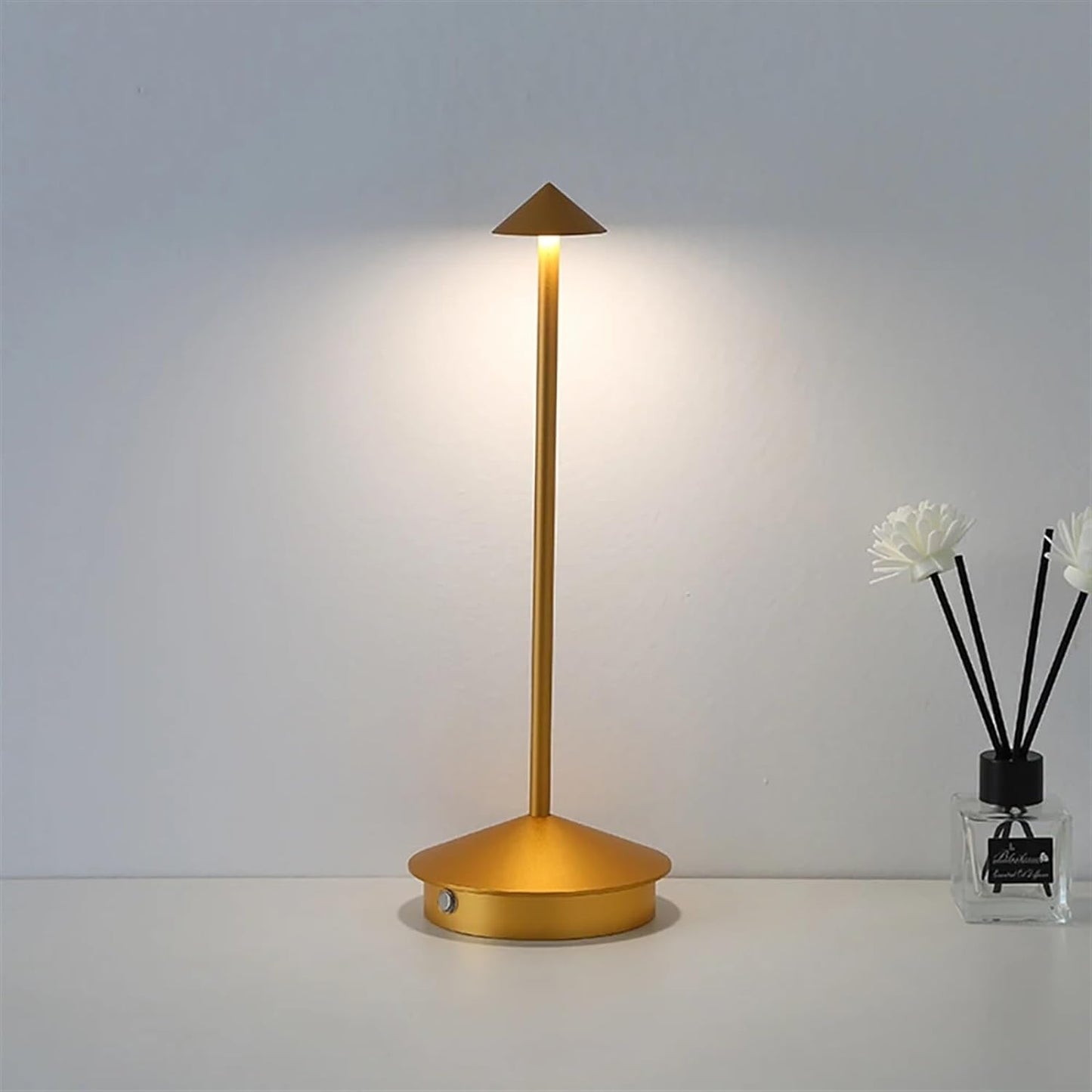 Stijlvolle LED Tafellamp Modern Design Robyn Arrow