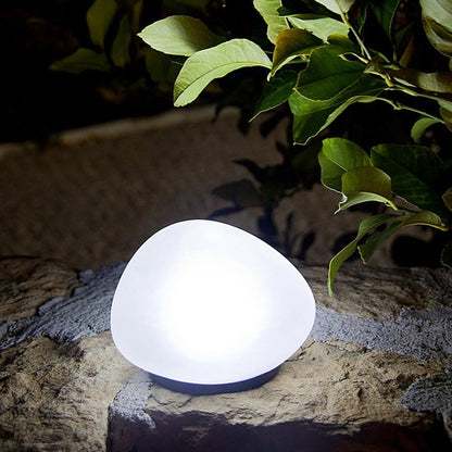 Solar tuinlamp kiezelsteen ontwerp op zonne-energie