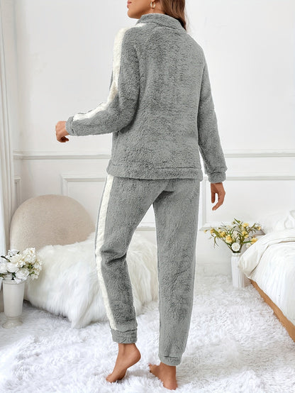 Zachte Pluche Pyjama Set met Kleuraccenten voor Dames