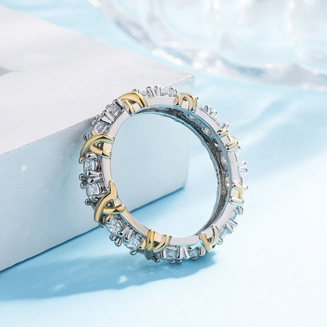 Kruisring met Platina Look en Liefde Symbool