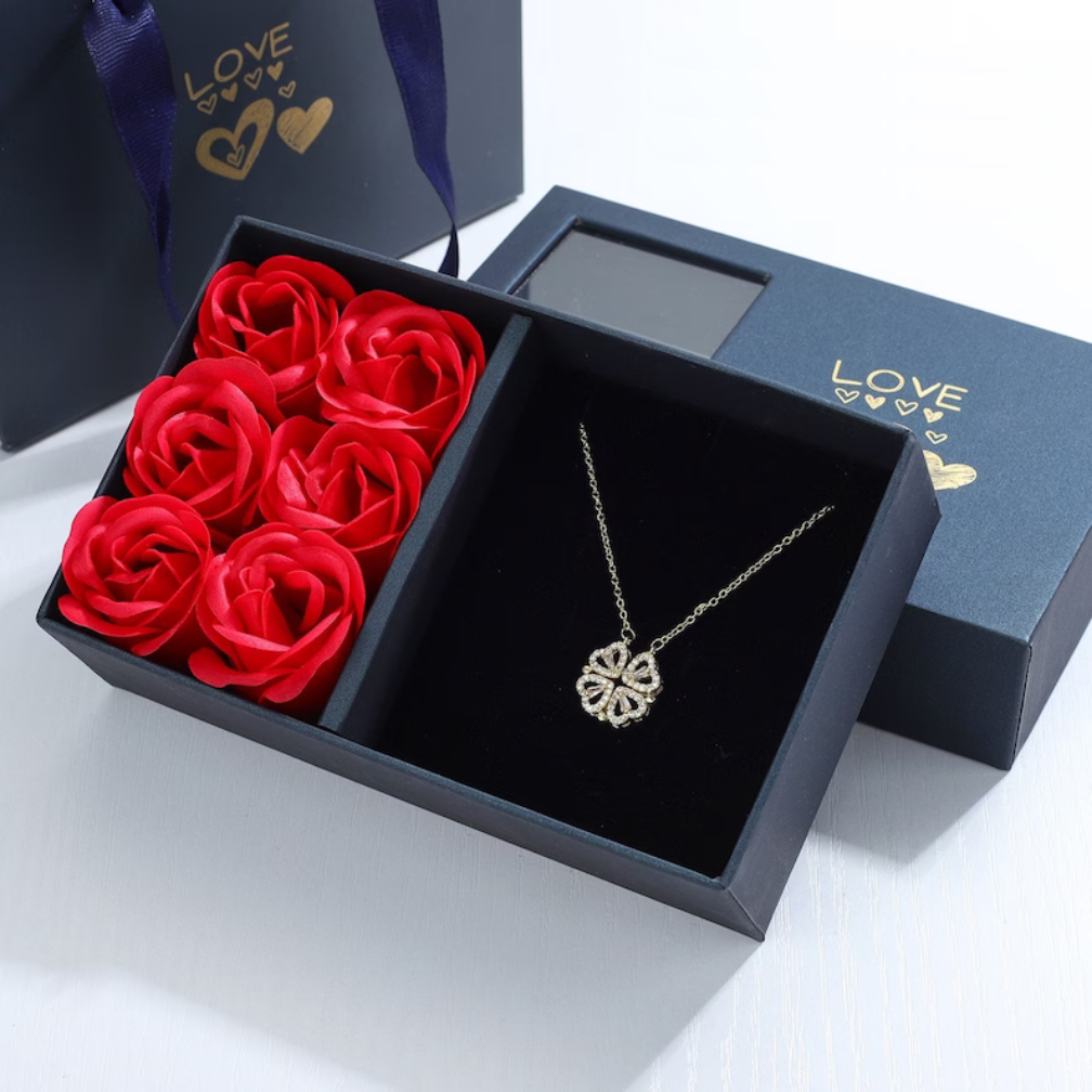 Gouden Ketting Geluk en Liefde Symbool