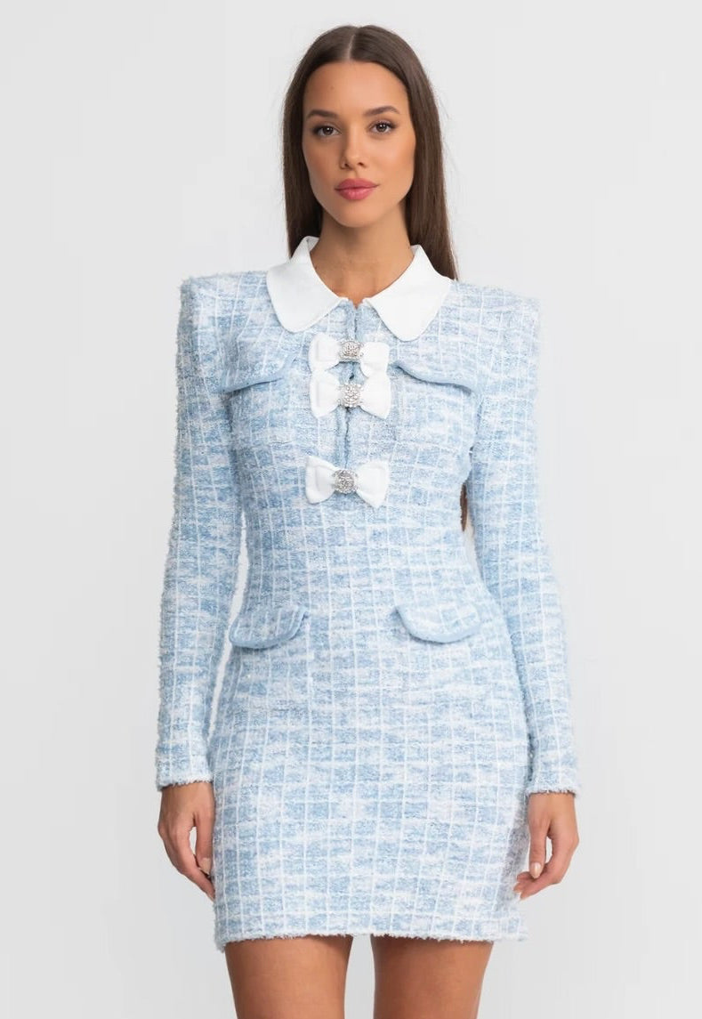 Tweed Mini Jurk met Contrasterende Kraag, Strik en Kristalaccenten
